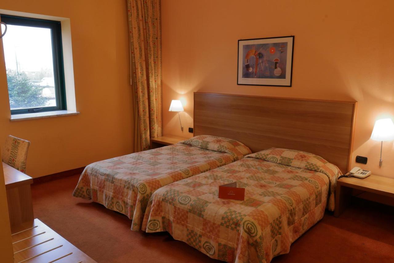 Hotel Romanisio Fossano Extérieur photo