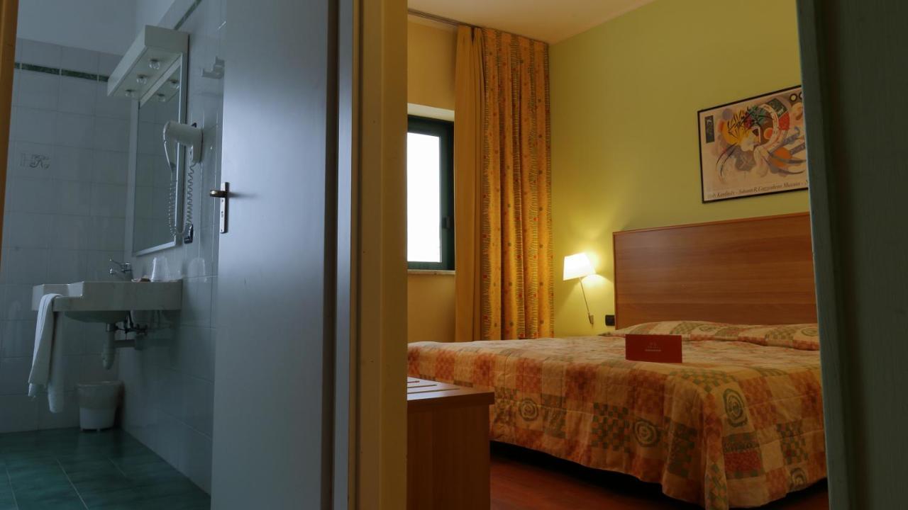 Hotel Romanisio Fossano Extérieur photo