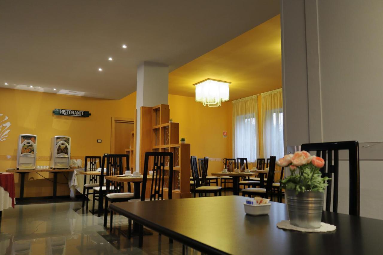 Hotel Romanisio Fossano Extérieur photo