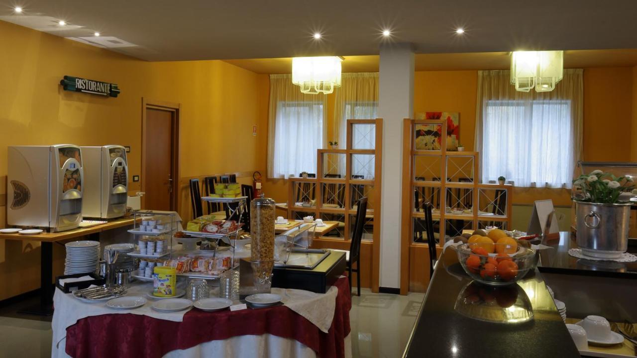 Hotel Romanisio Fossano Extérieur photo