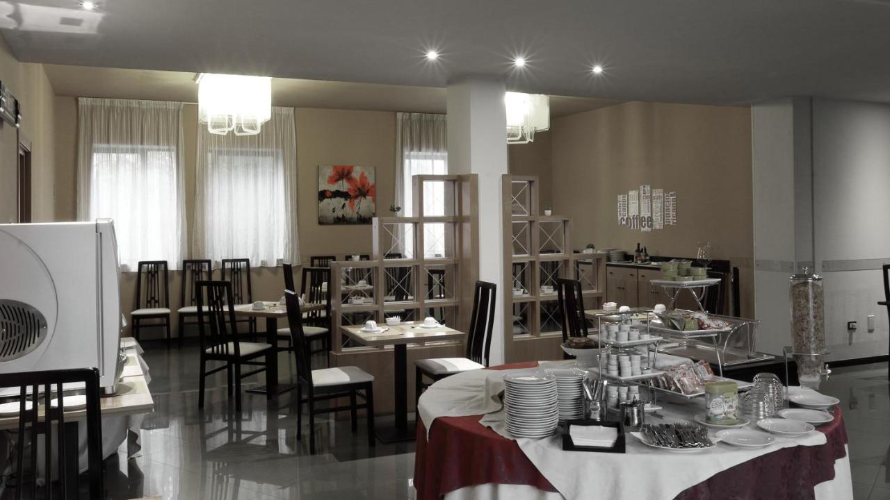 Hotel Romanisio Fossano Extérieur photo
